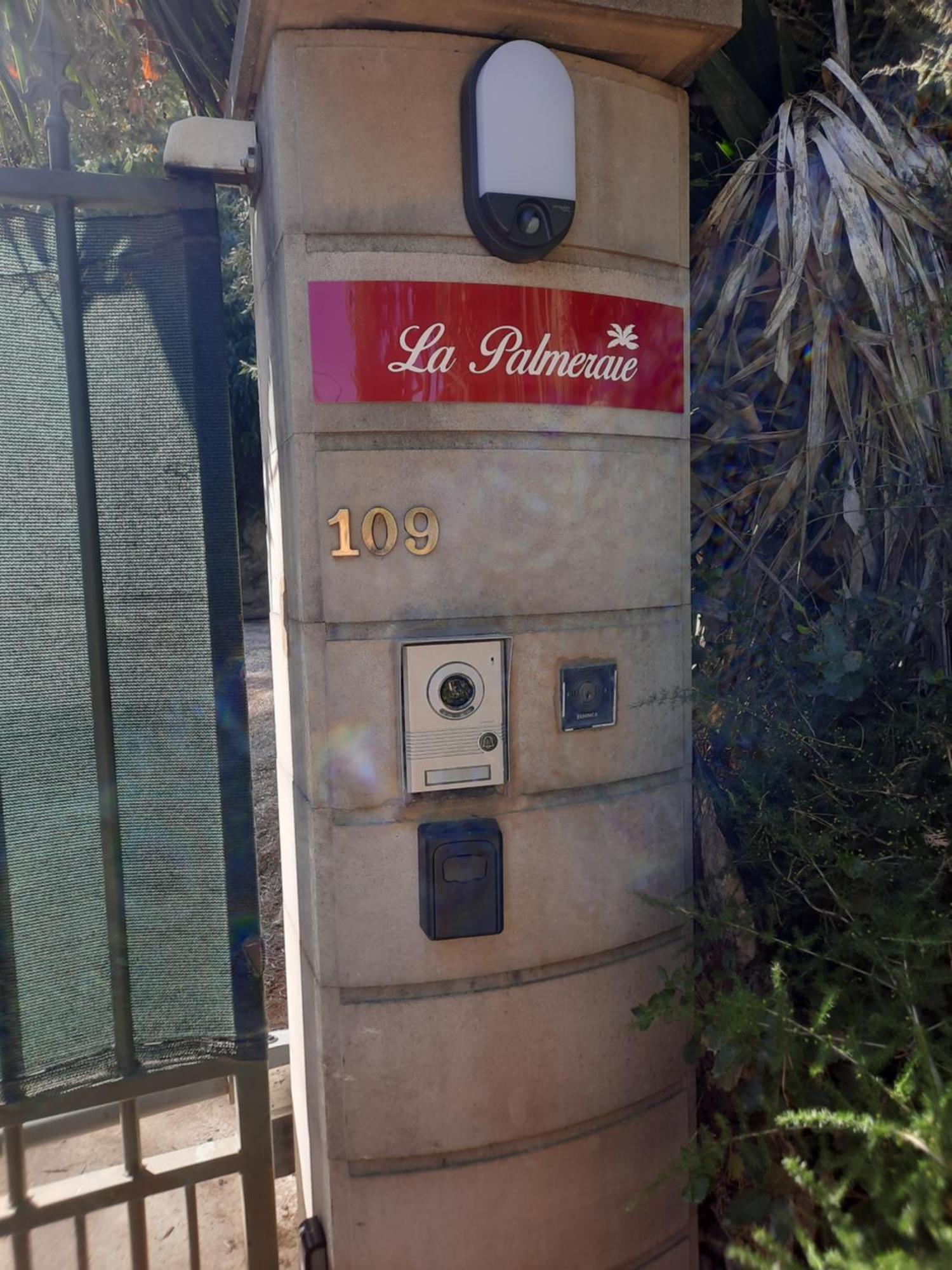 La Palmeraie Istres Exterior photo
